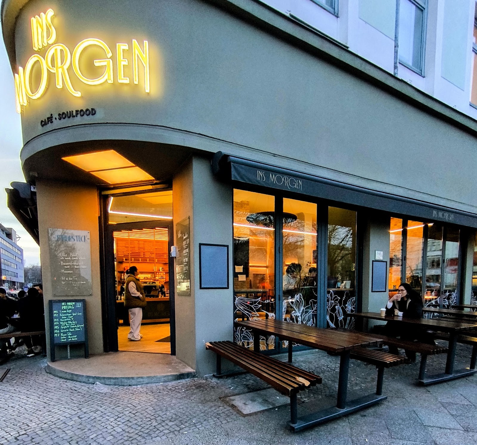 Ins Morgen: the place