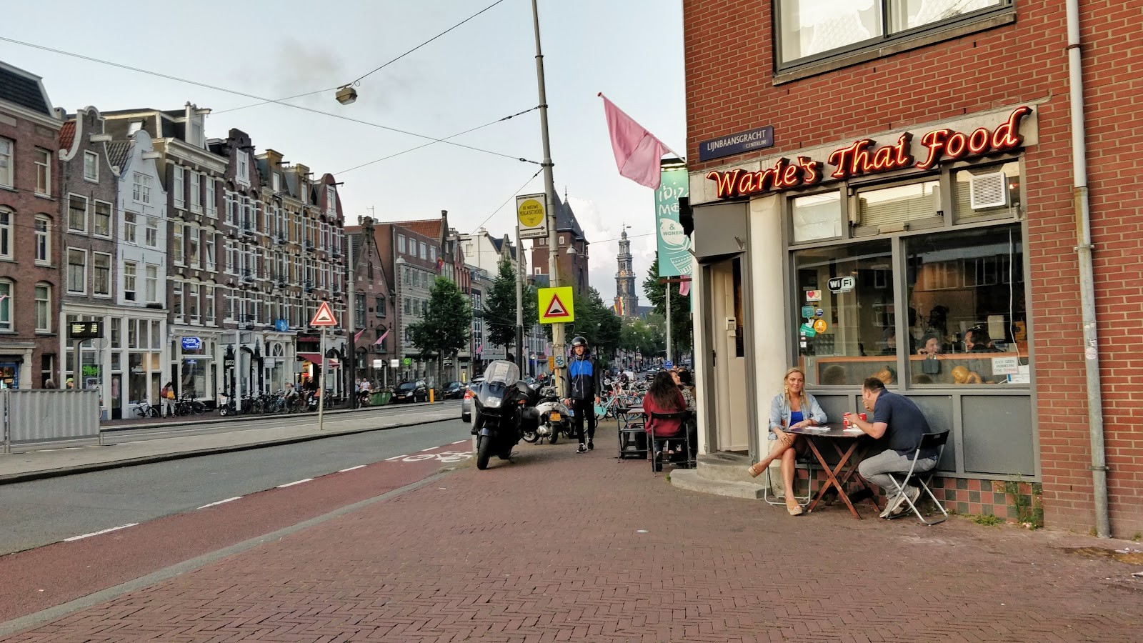 Warie's Thai Food: the place