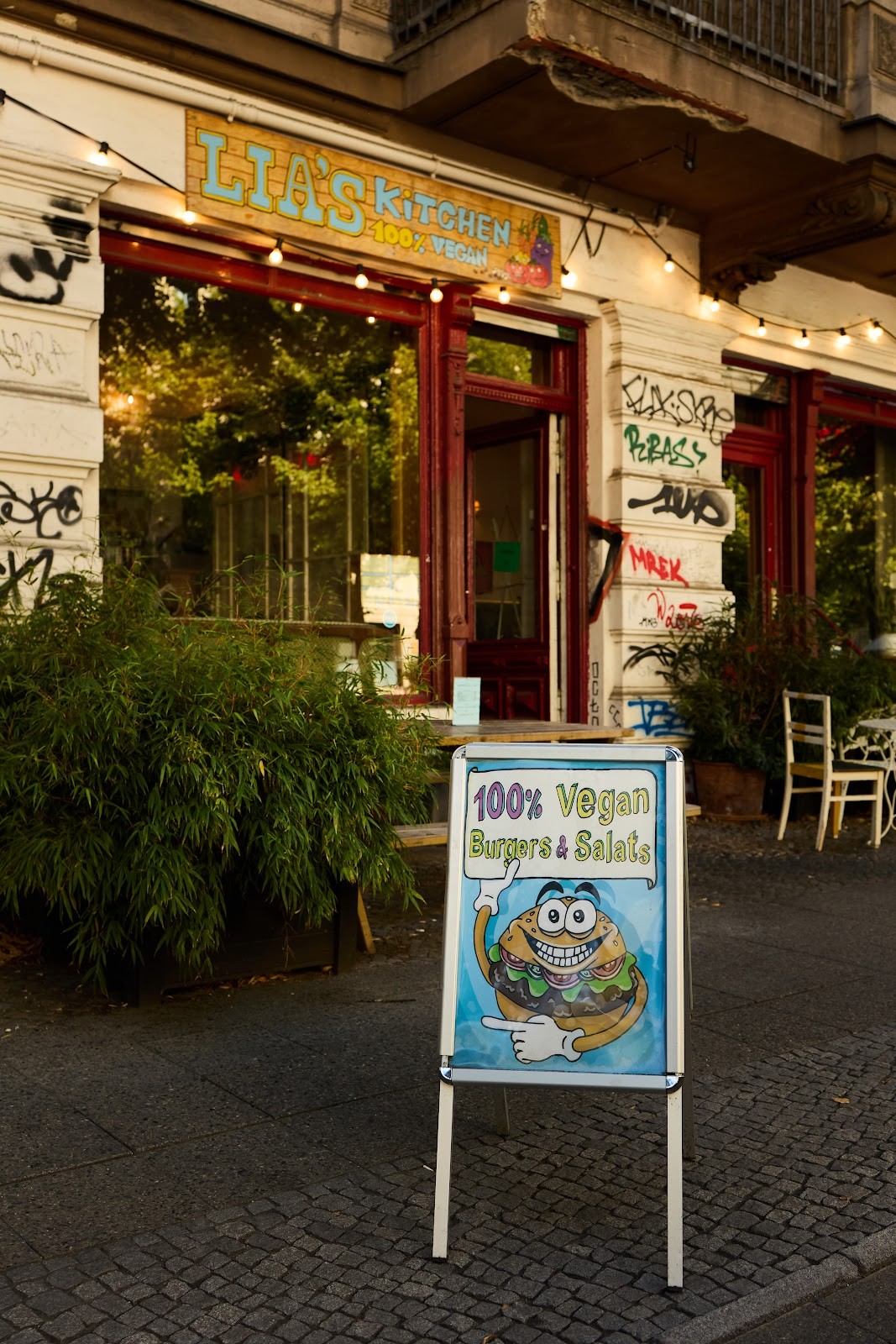 Lia's Kitchen - 100% Vegan: the place