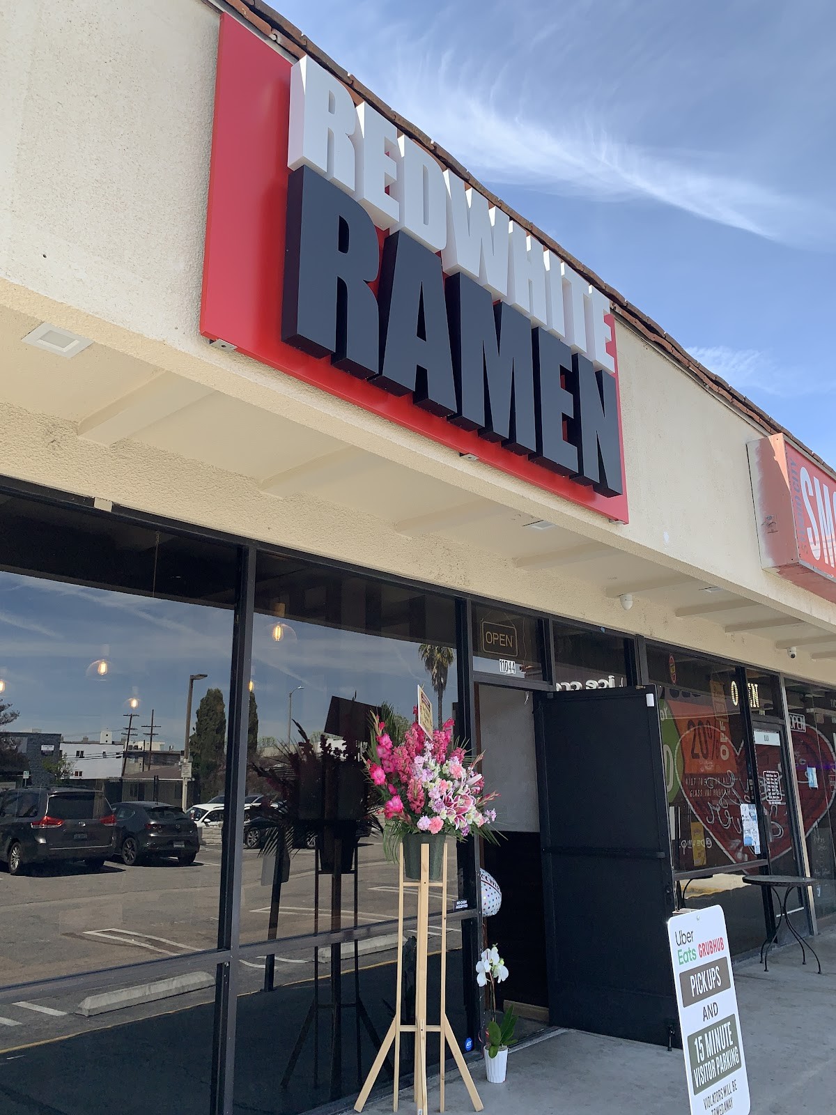 REDWHITE BONELESS RAMEN: the place