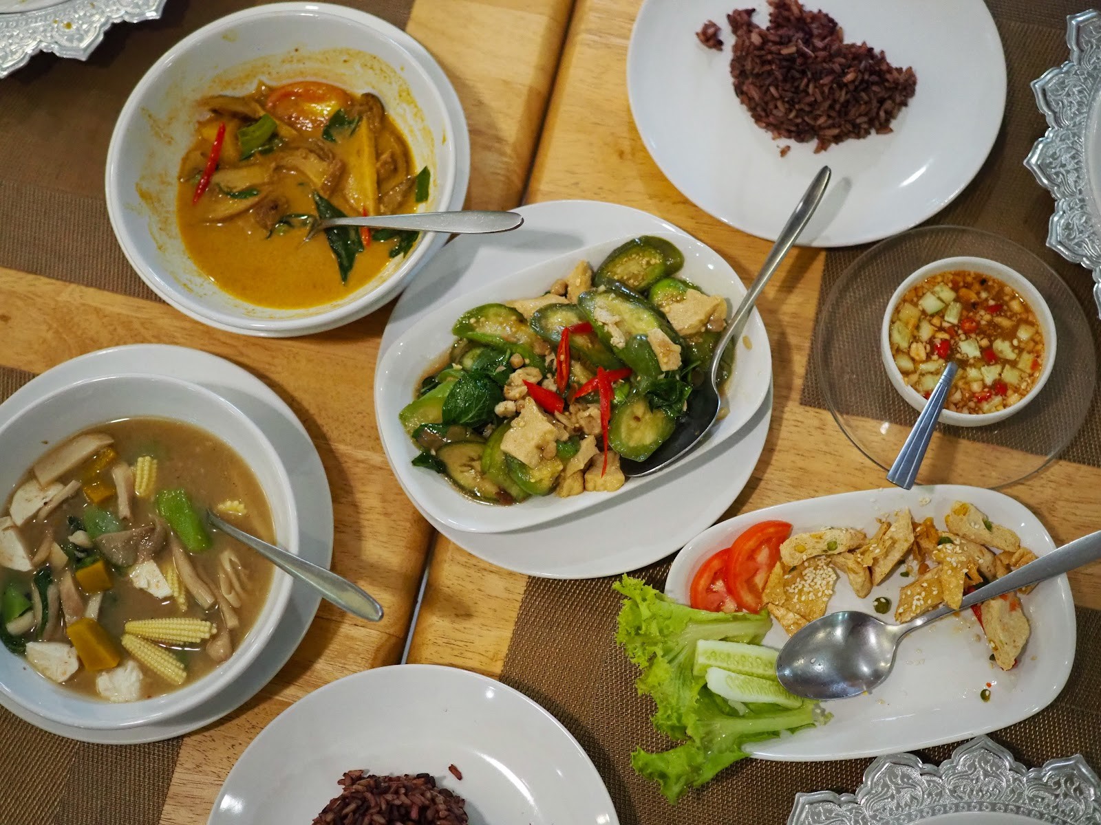 Pinanong Vegetarian: food & drinks