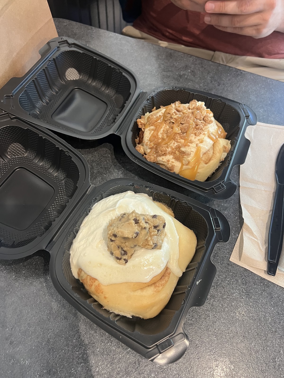 Cinnaholic: food & drinks