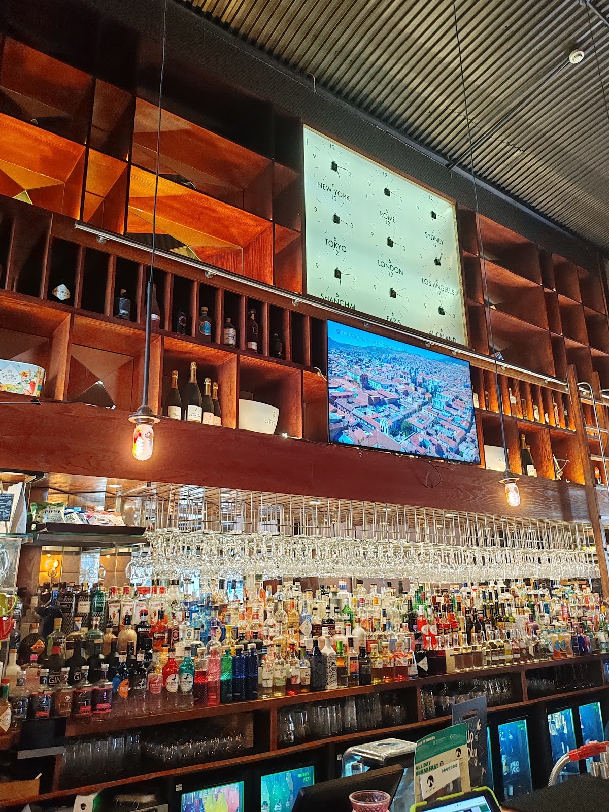 Atlas Bar: the place