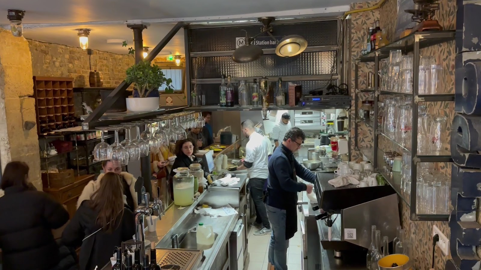 Le daily syrien Bar: the place