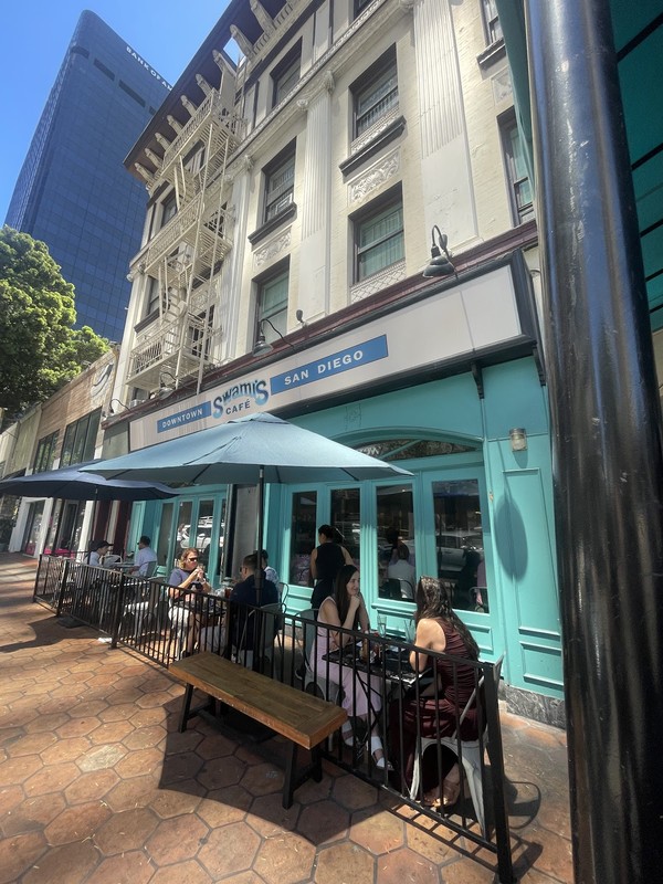 Swami's Café Downtown: photo 4