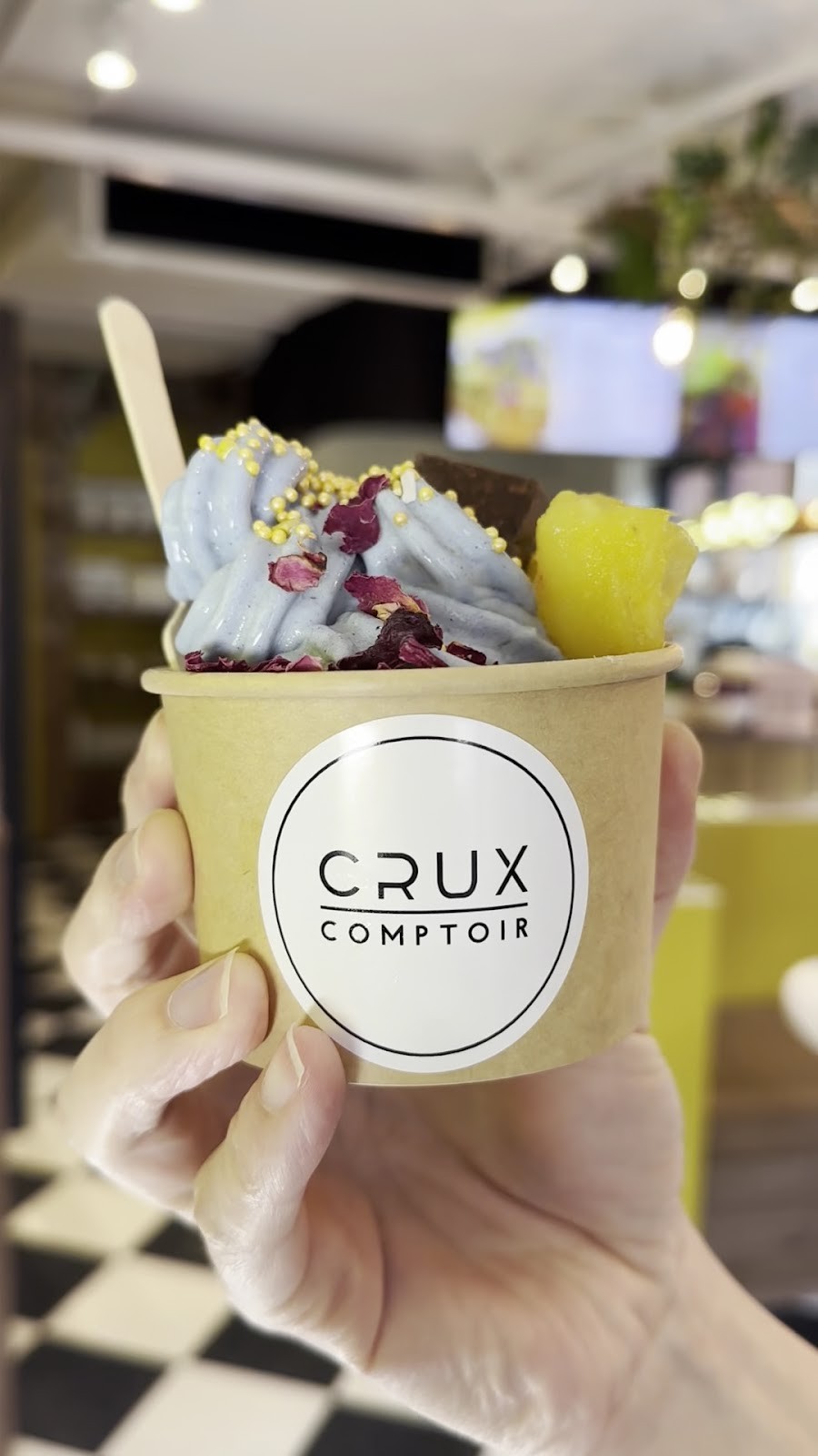 Crux Comptoir Griffintown - Coffee - juice bar - smoothies - açaì: food & drinks