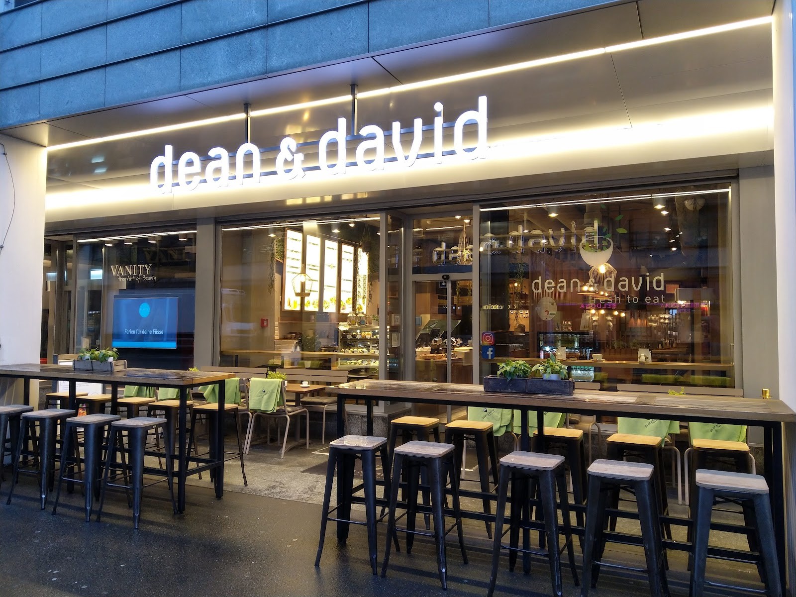 Dean & David: the place
