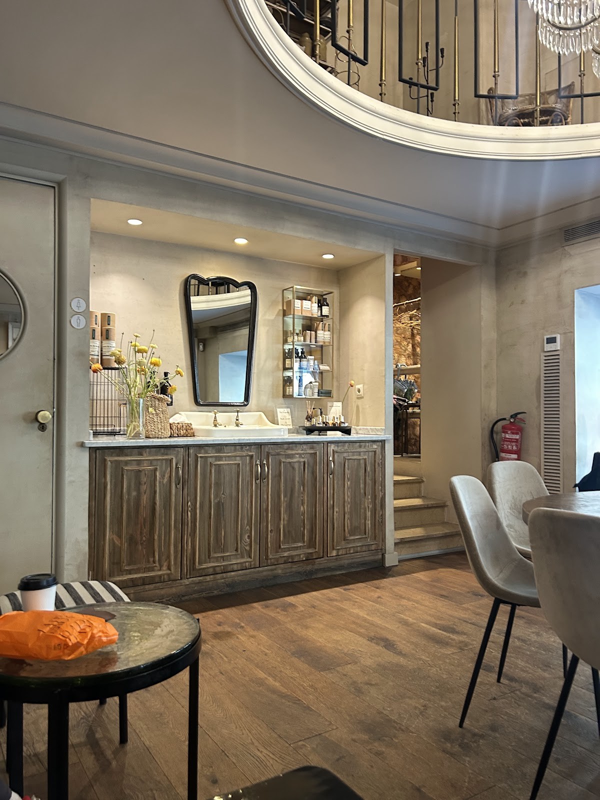 LADY BABKA: the place