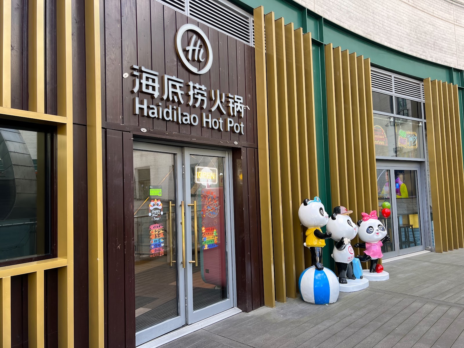Haidilao Hot Pot Birmingham (next to St. Martin's Church): the place