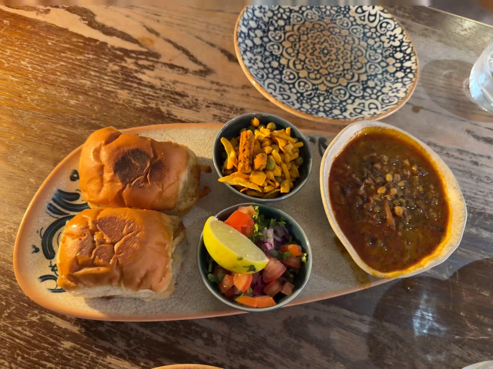 ITS THECHA: food & drinks