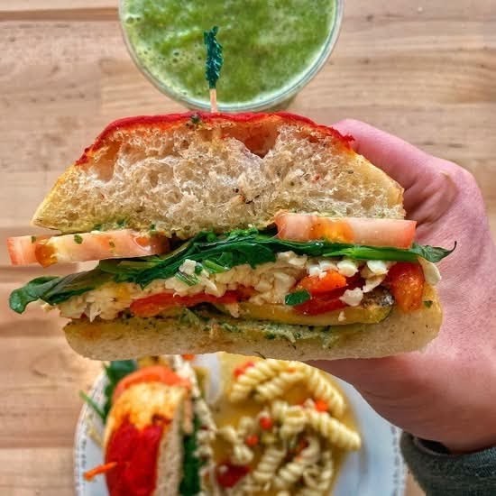 Healthy Substance Kitchen: food & drinks