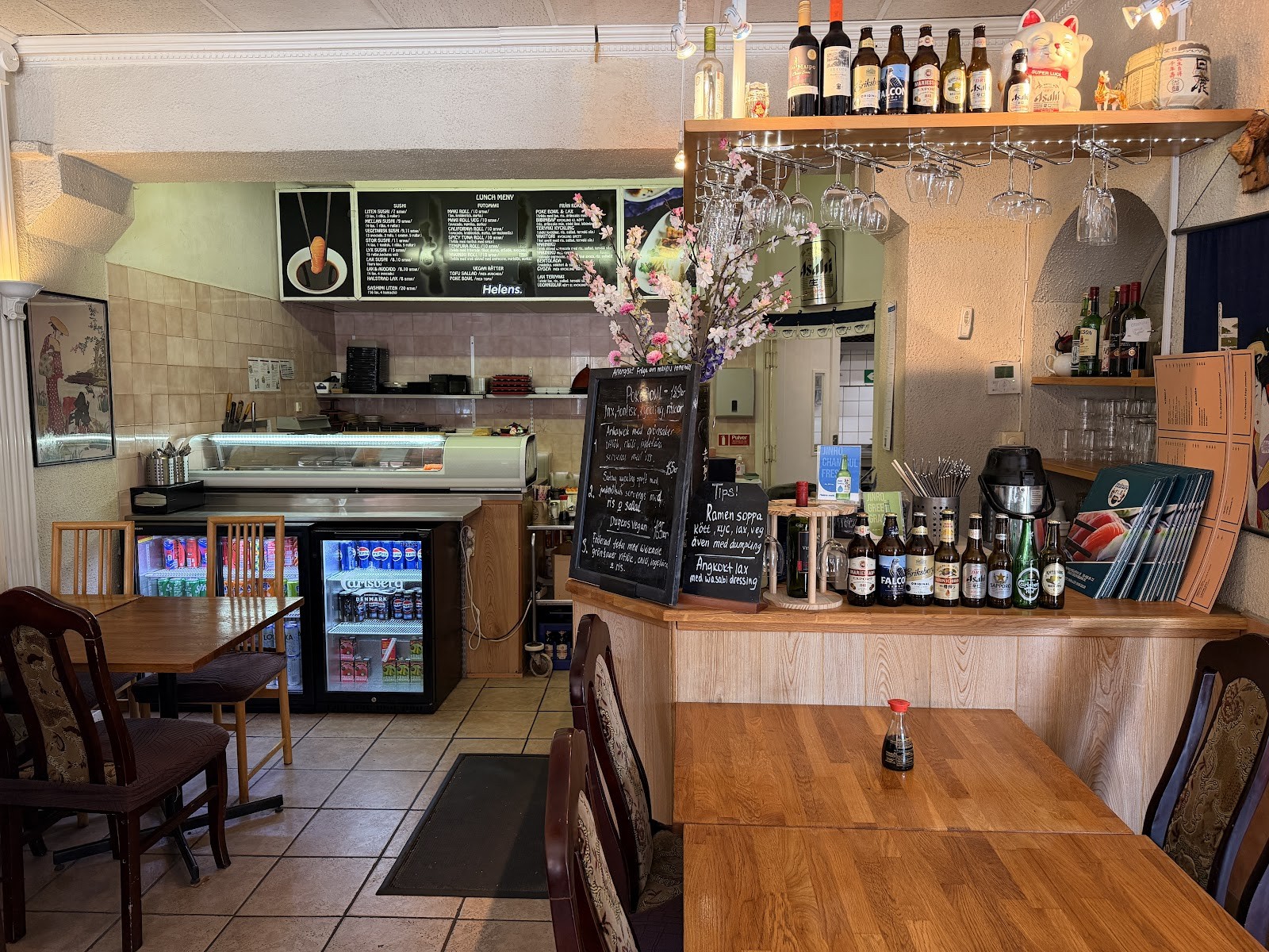 Helens Sushi: the place