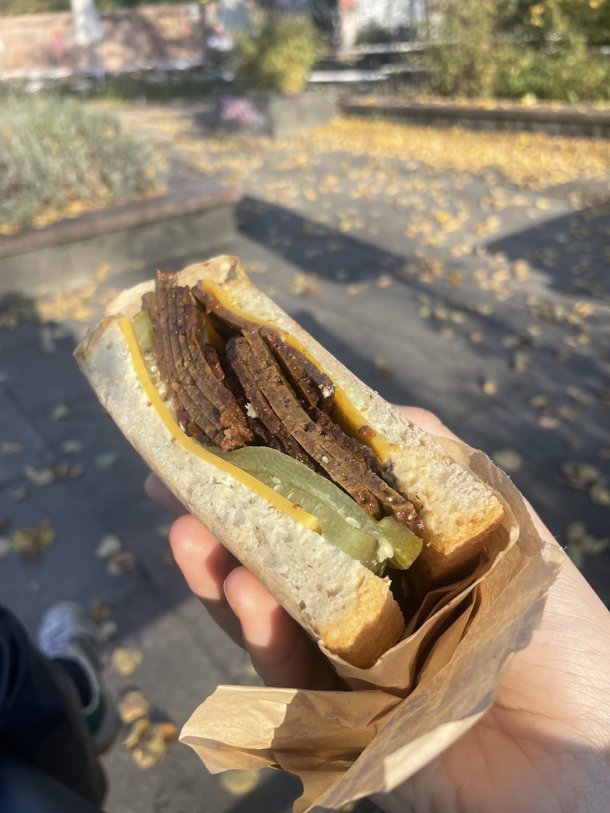Die Vegane Fleischerei: food & drinks