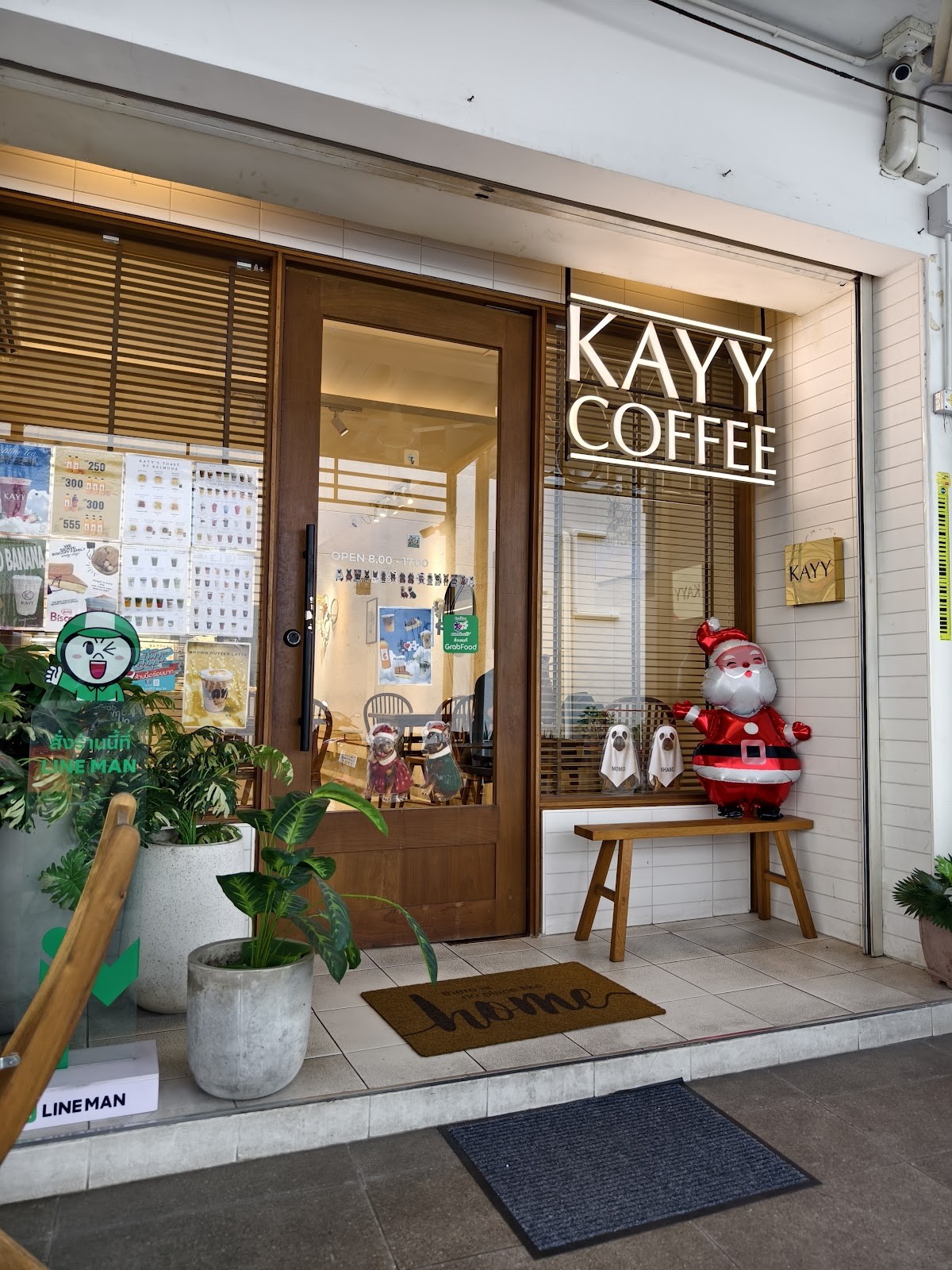 KAYY COFFEE (MATCHA & ORANGE): the place