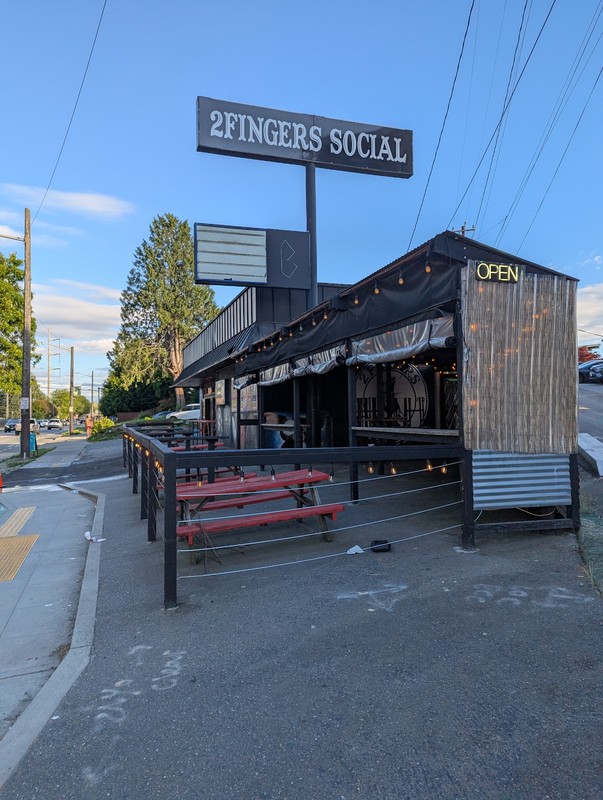 2 Fingers Social: photo 4