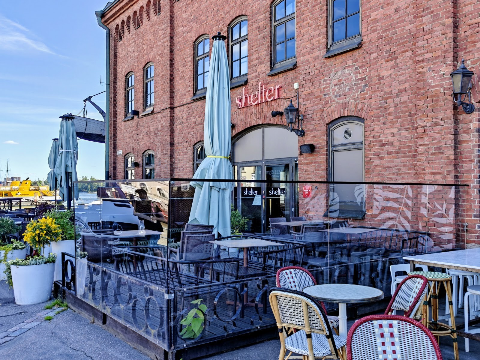 Restaurant Shelter: the place