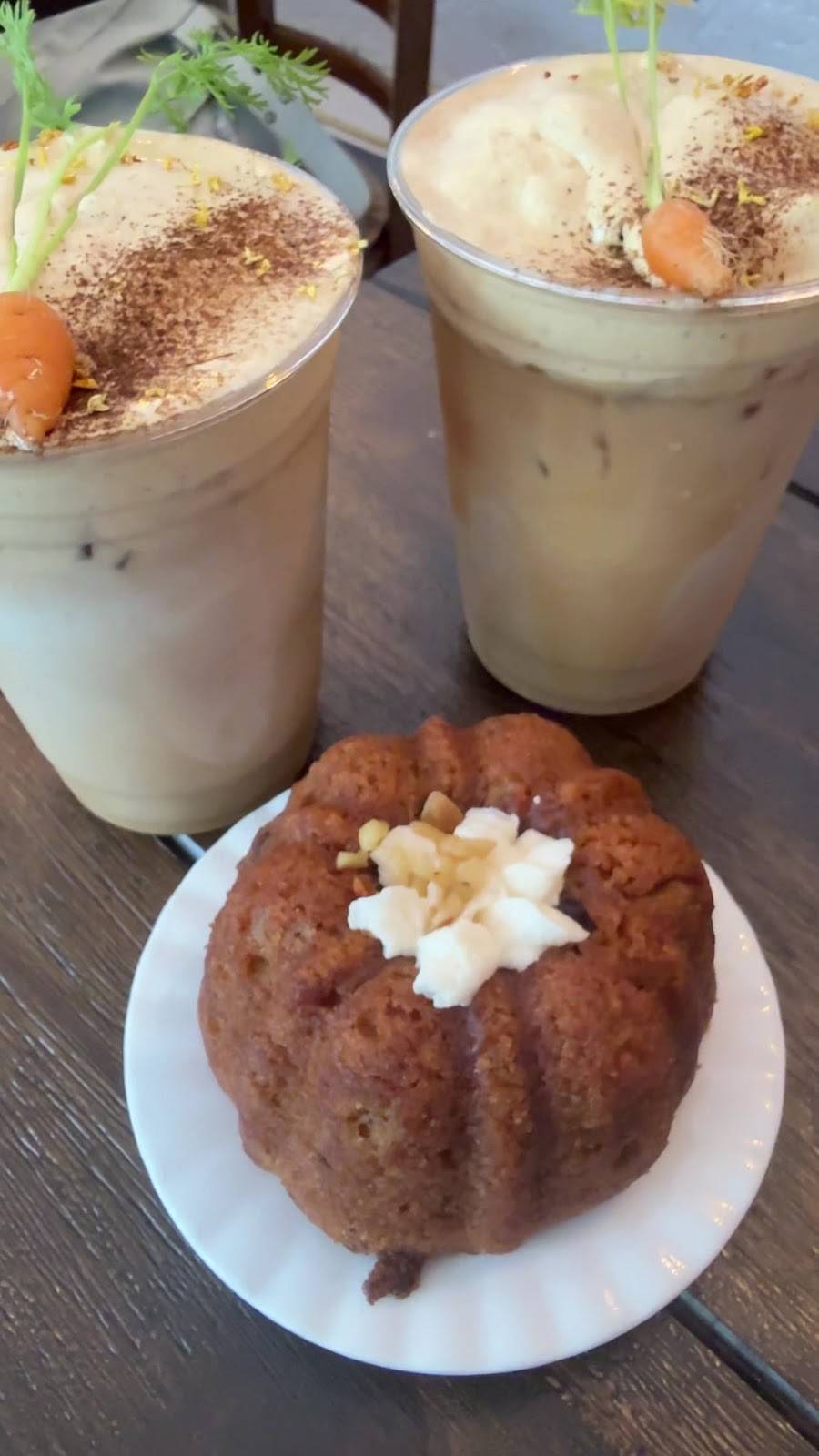 Dialogue Coffee & Flowers: food & drinks
