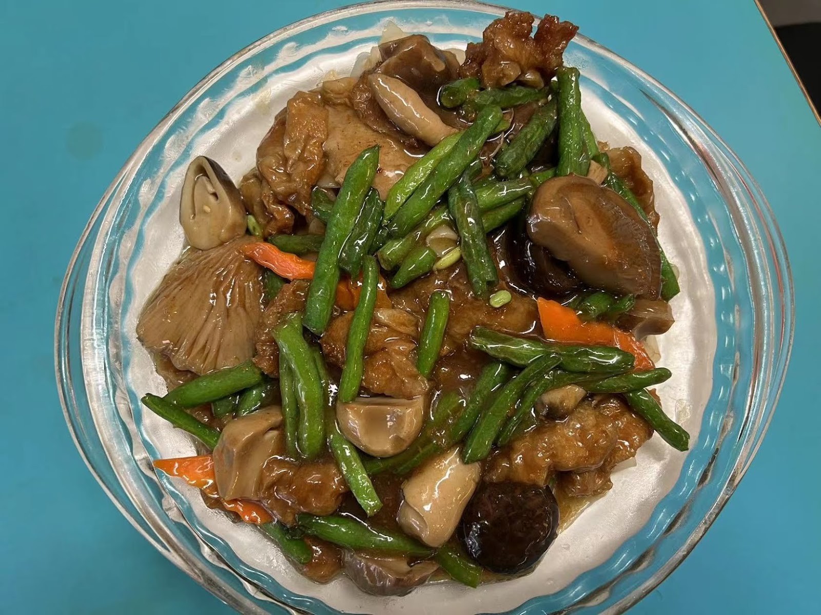 The Lucky Creation Vegetarian Restaurant: food & drinks