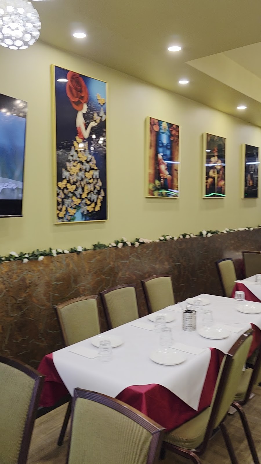 Tandoori Zaika: the place