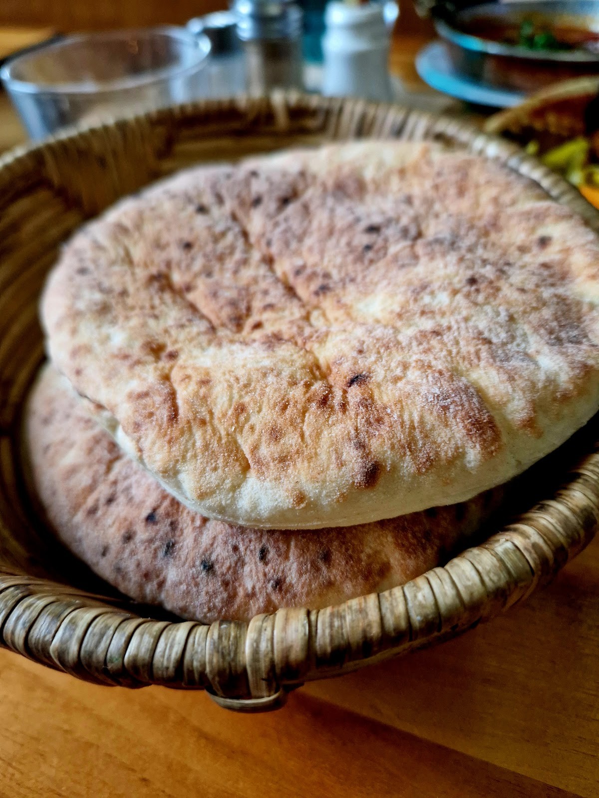Hummus Küch': food & drinks