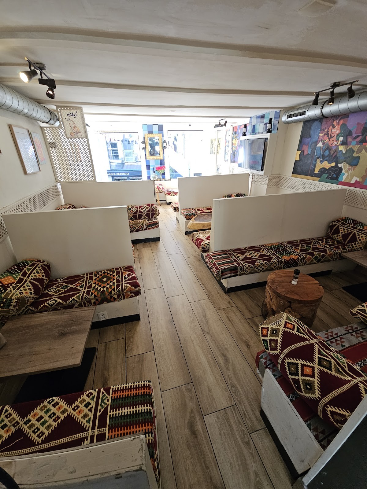 middleat: the place