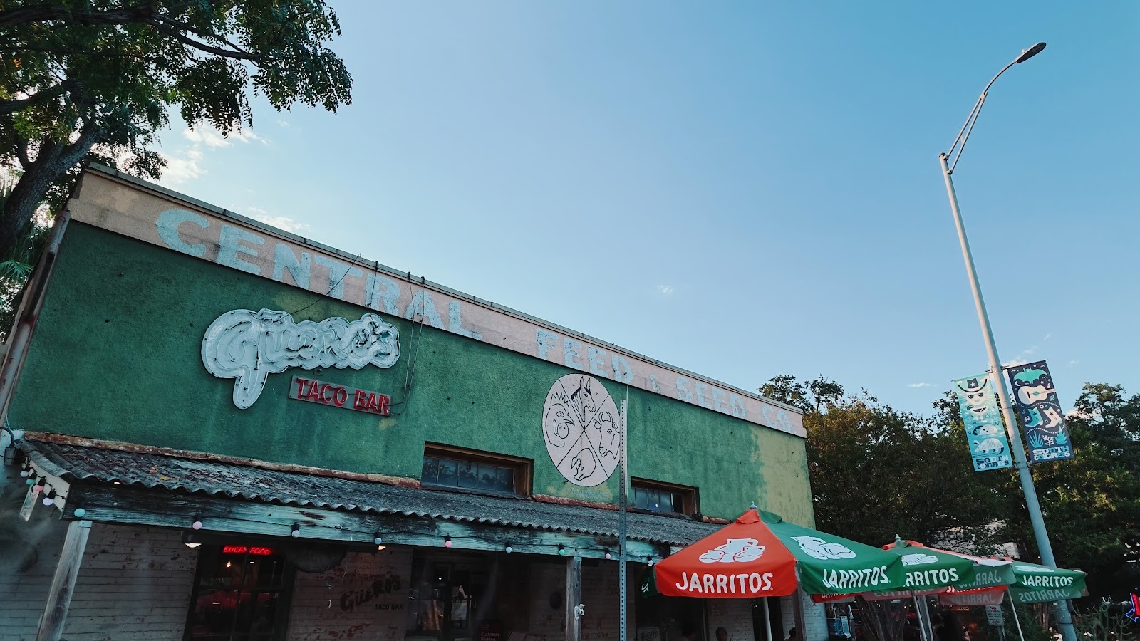 Güero's Taco Bar: the place