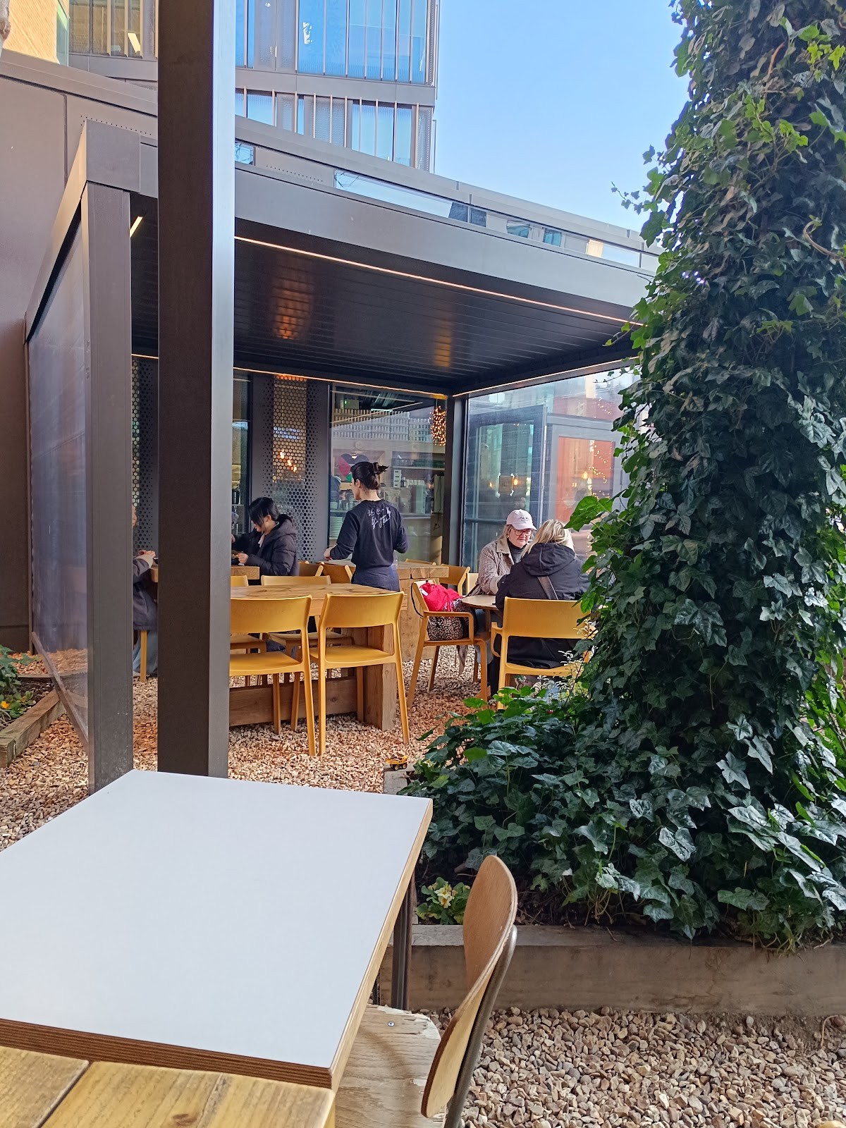 Tang (Cumberland Place): the place
