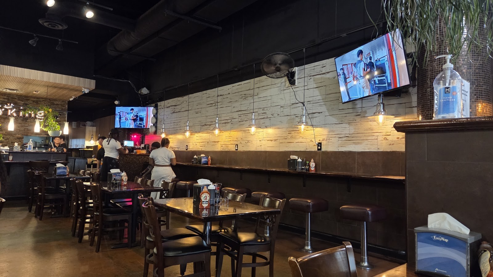 Pho King Midtown: the place