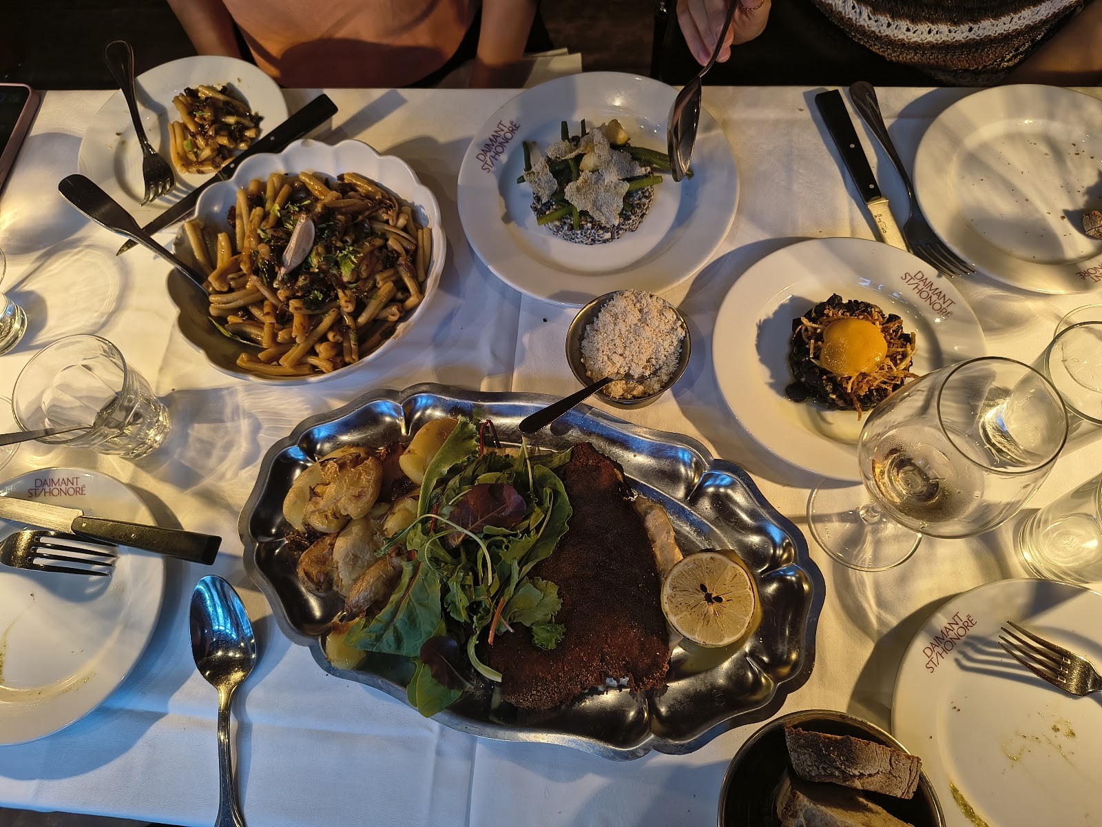 Daimant Saint-Honoré: food & drinks
