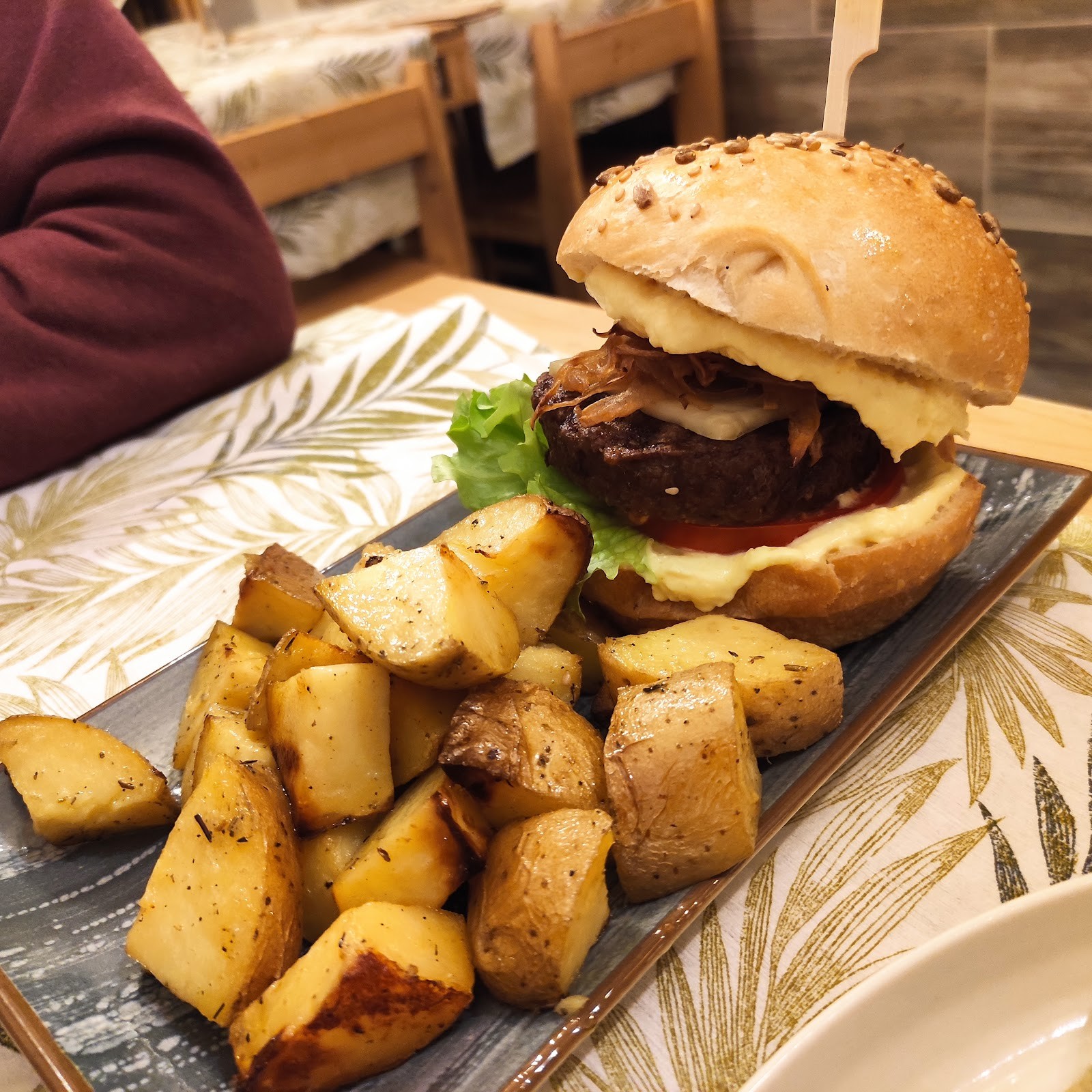 IDEM CON PATATE Bistrot: food & drinks