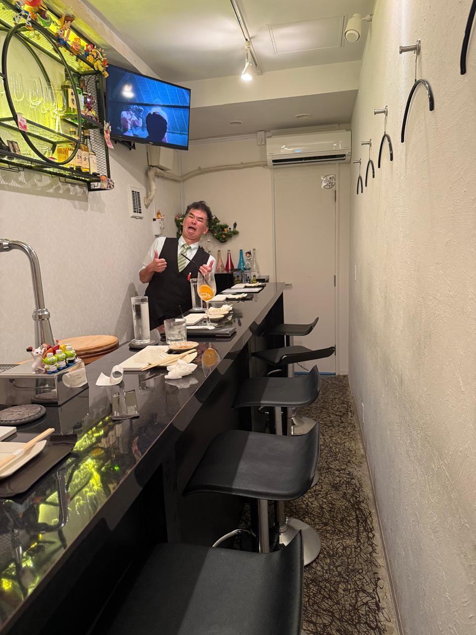 Sushi Bar Fish 4 U: the place