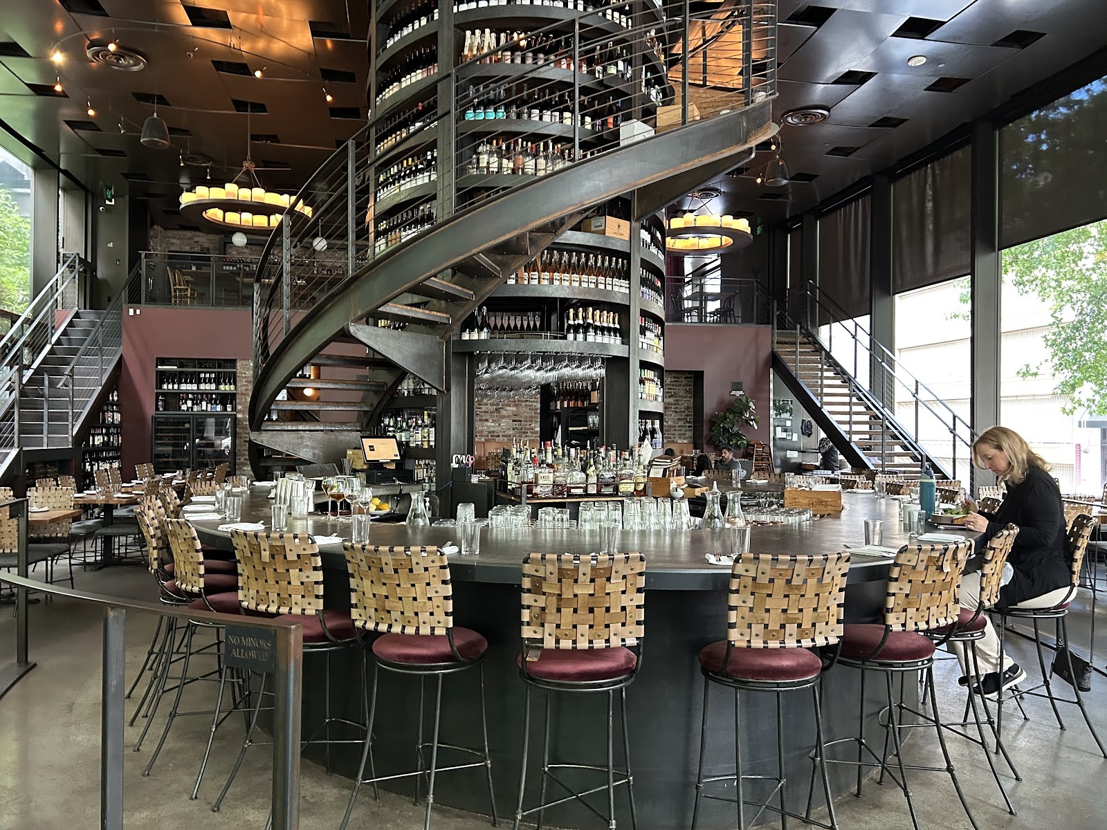 Purple Café and Wine Bar: the place
