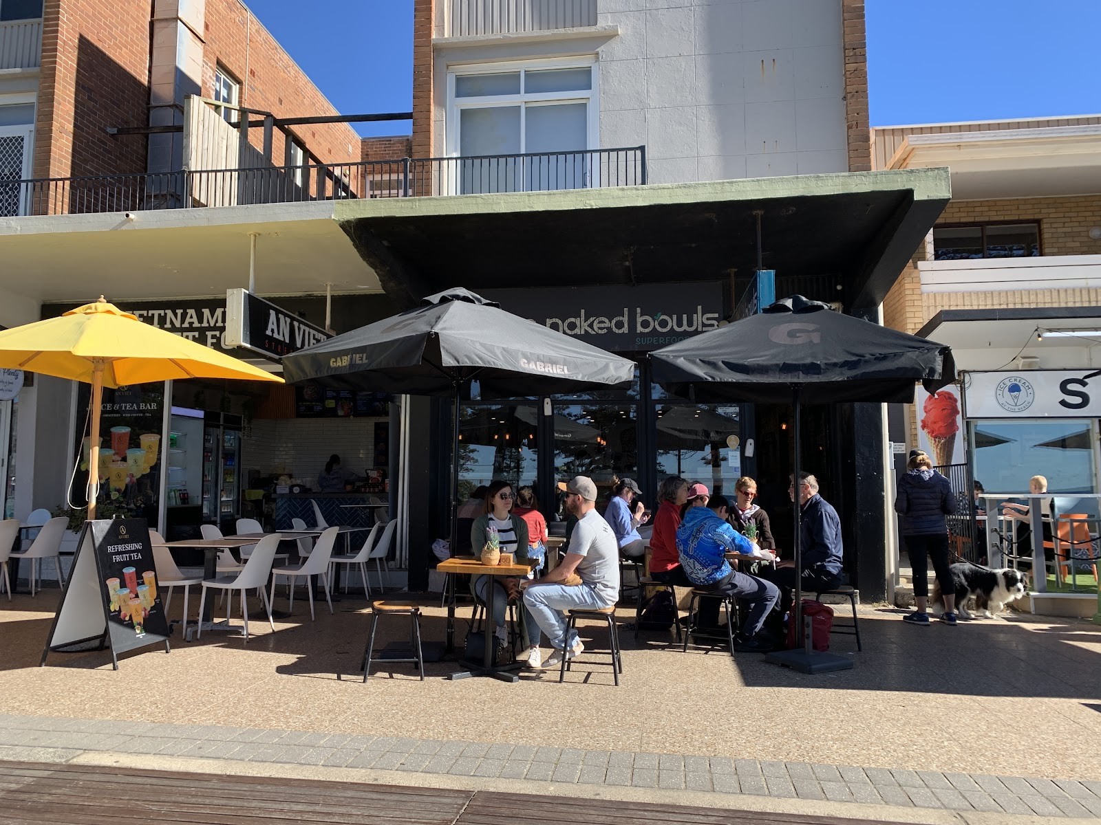Bare Naked Bowls Dee Why: the place