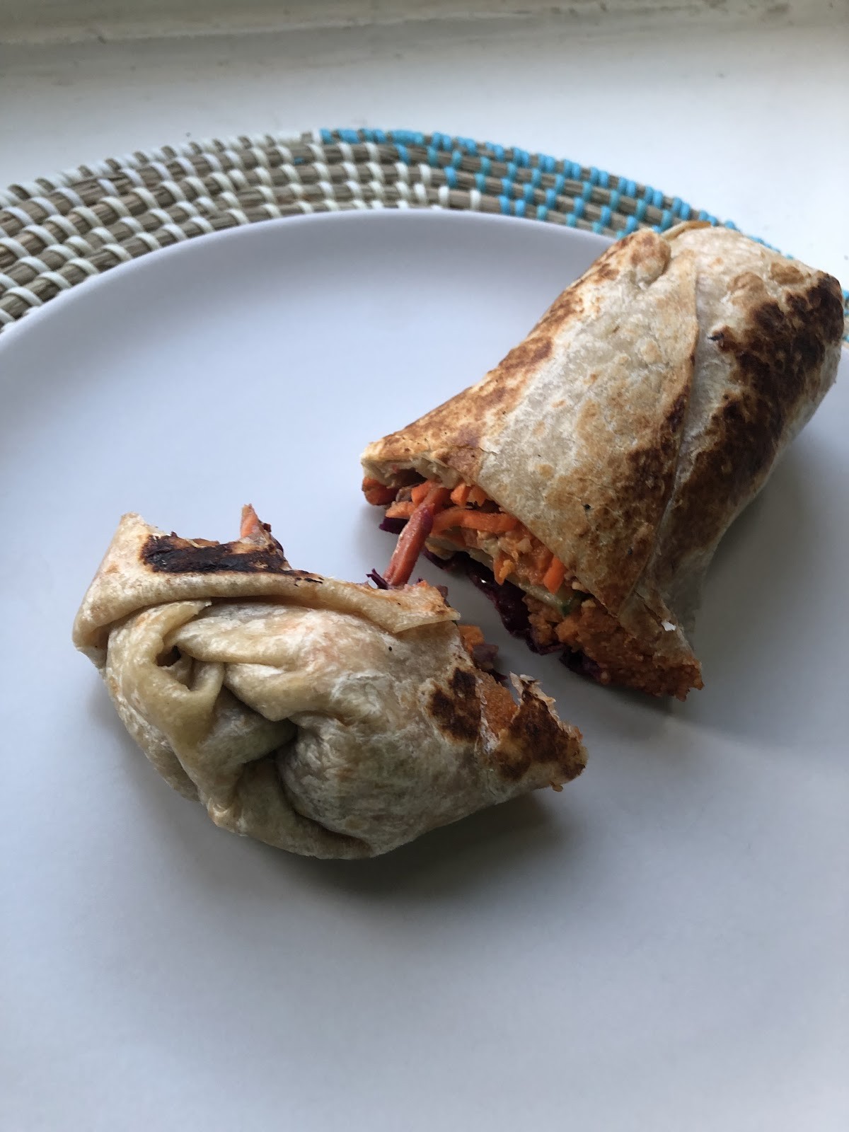 VRAPS by sour kitchen | vegan Çiğ Köfte wraps: food & drinks