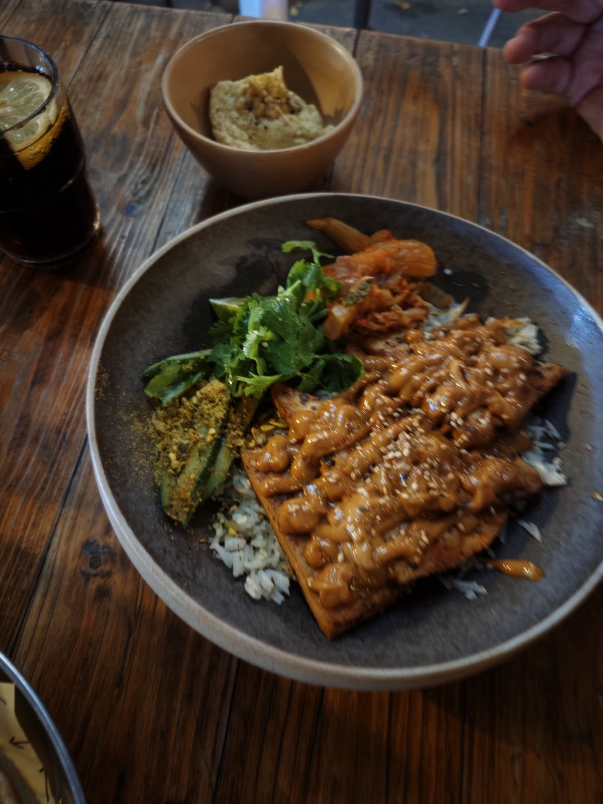 Vrutal | Vegan Burger Poblenou: food & drinks