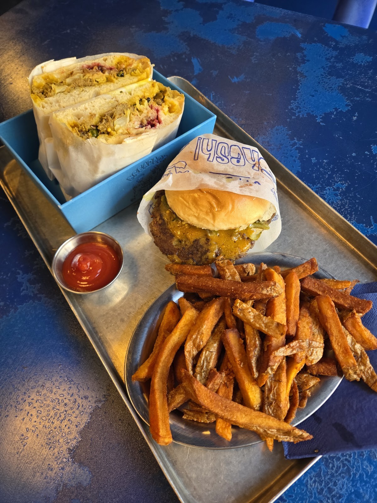 Breadbox: food & drinks