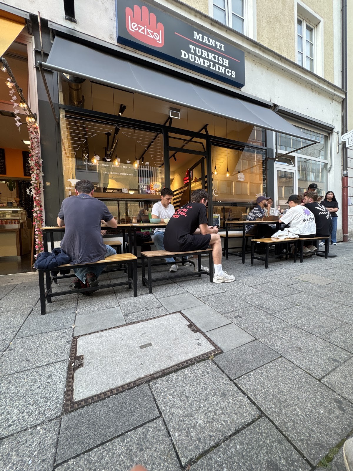 Lezizel Manti - Maxvorstadt: the place