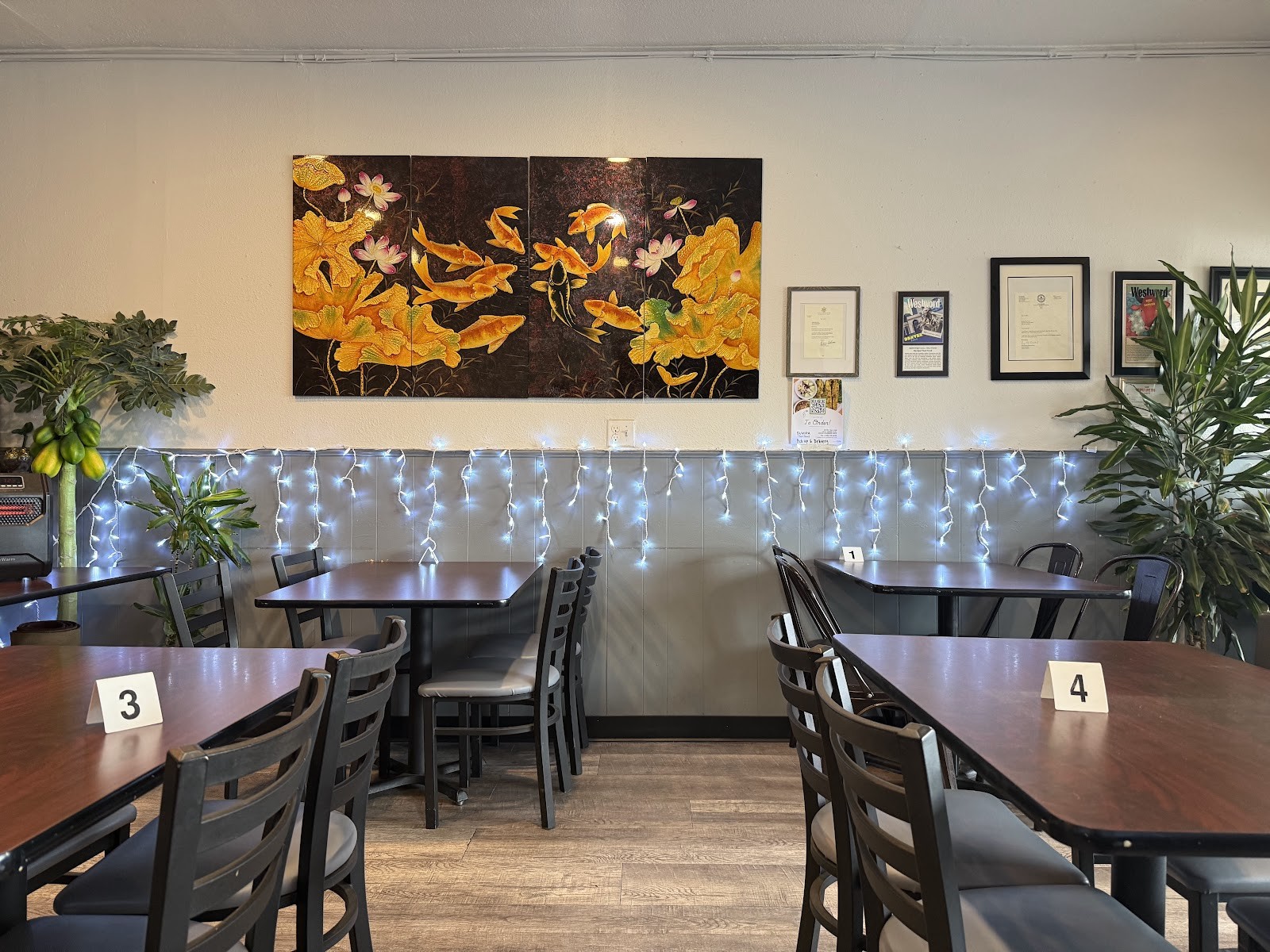 SUVIPA Thai Food: the place