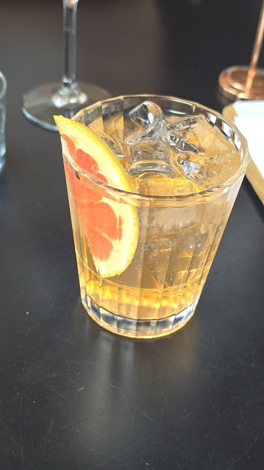 Loi Loi Rooftop: food & drinks