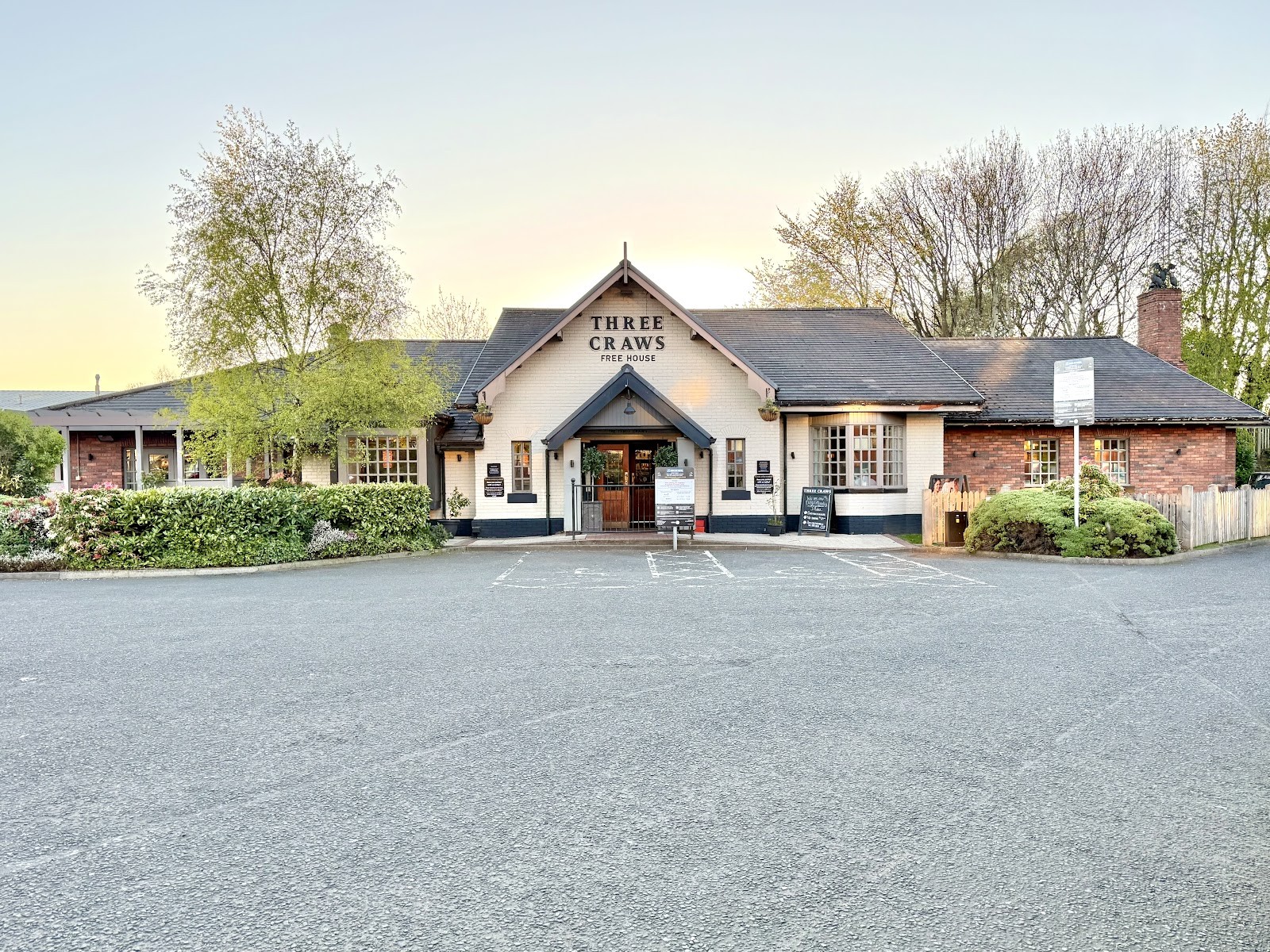The Three Craws: the place