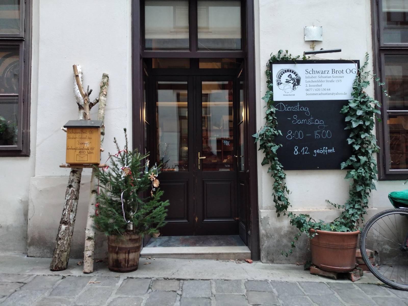 Baeckerei Schwarzbrot: the place