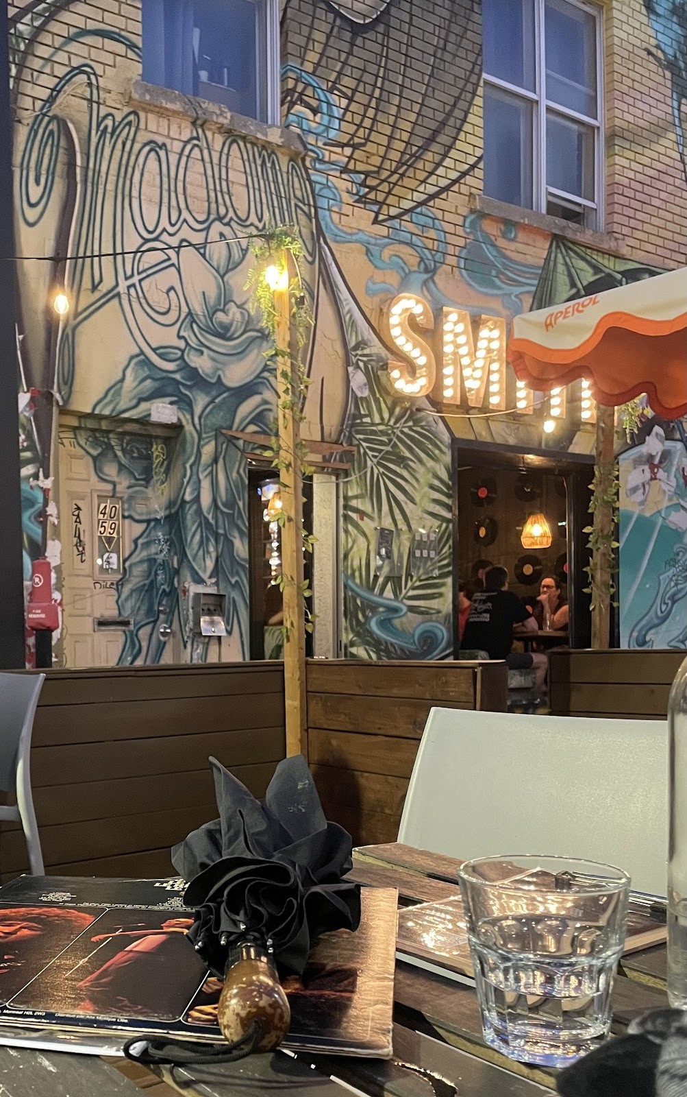 Madame Smith: the place
