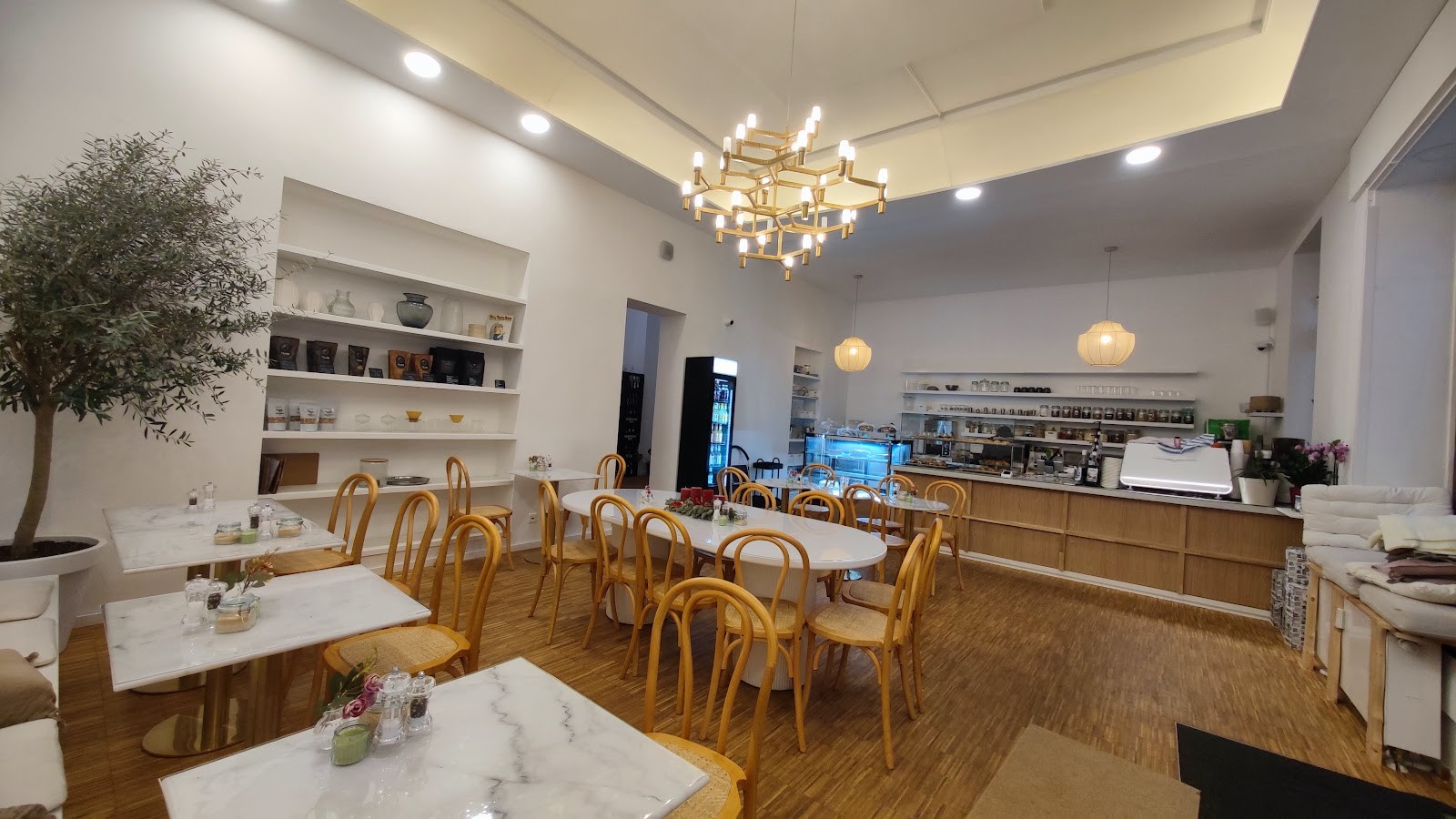 Goldzeit Café: the place