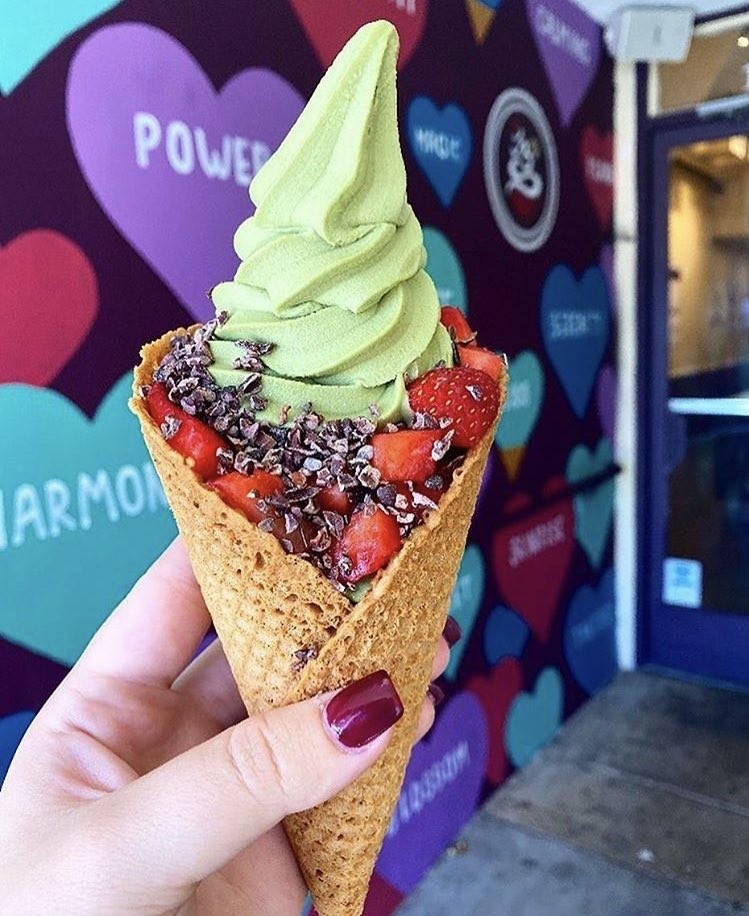Yoga-urt: food & drinks