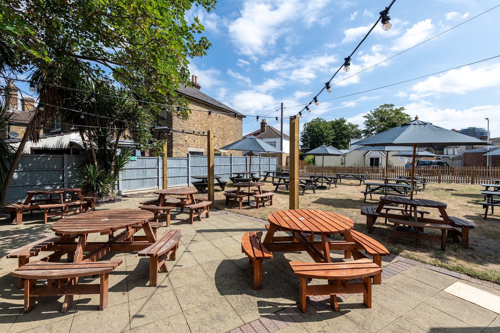 The Mawney Arms: the place