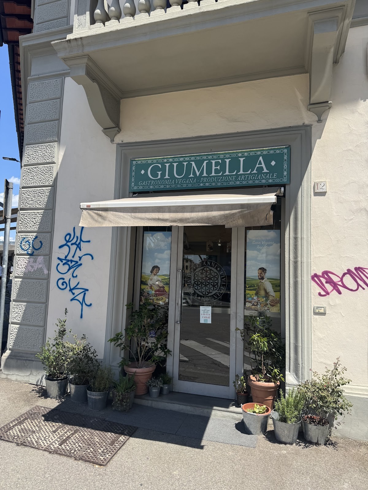 Giumella Gastronomia Vegana: the place