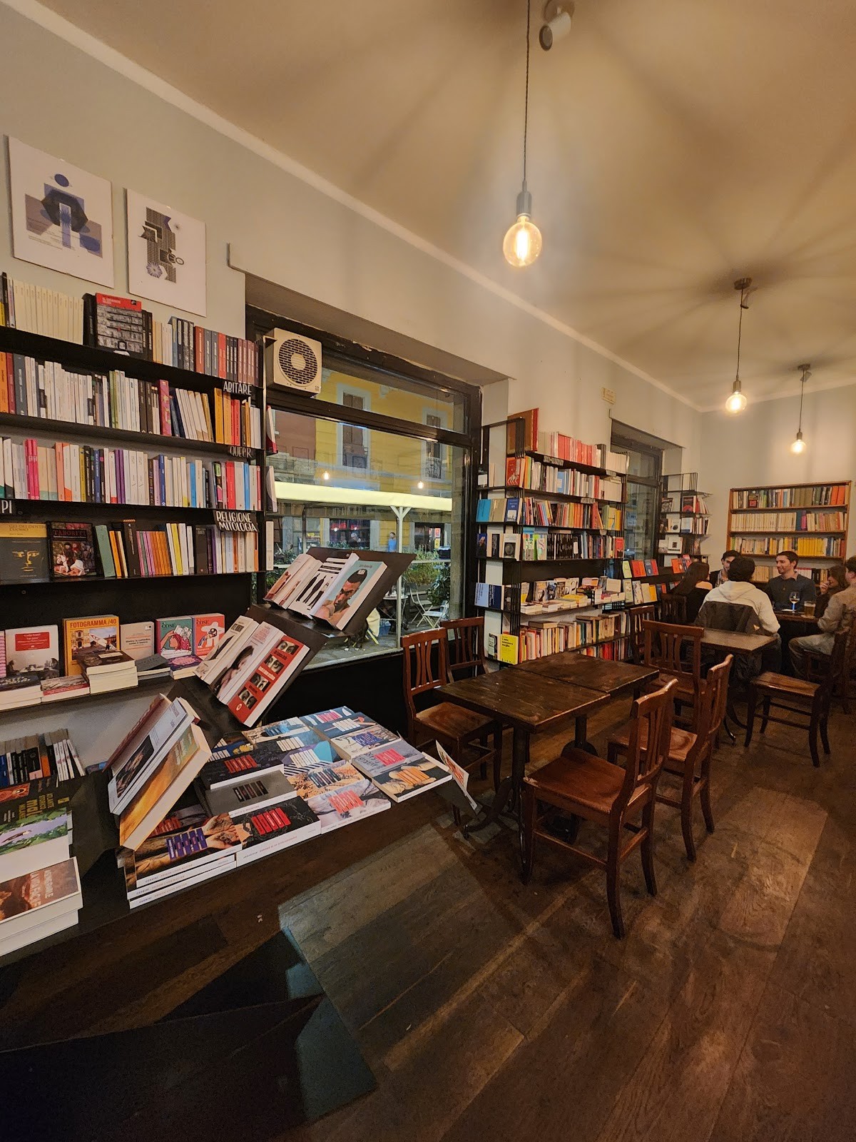 Anarres Libreria-Bistrot: the place