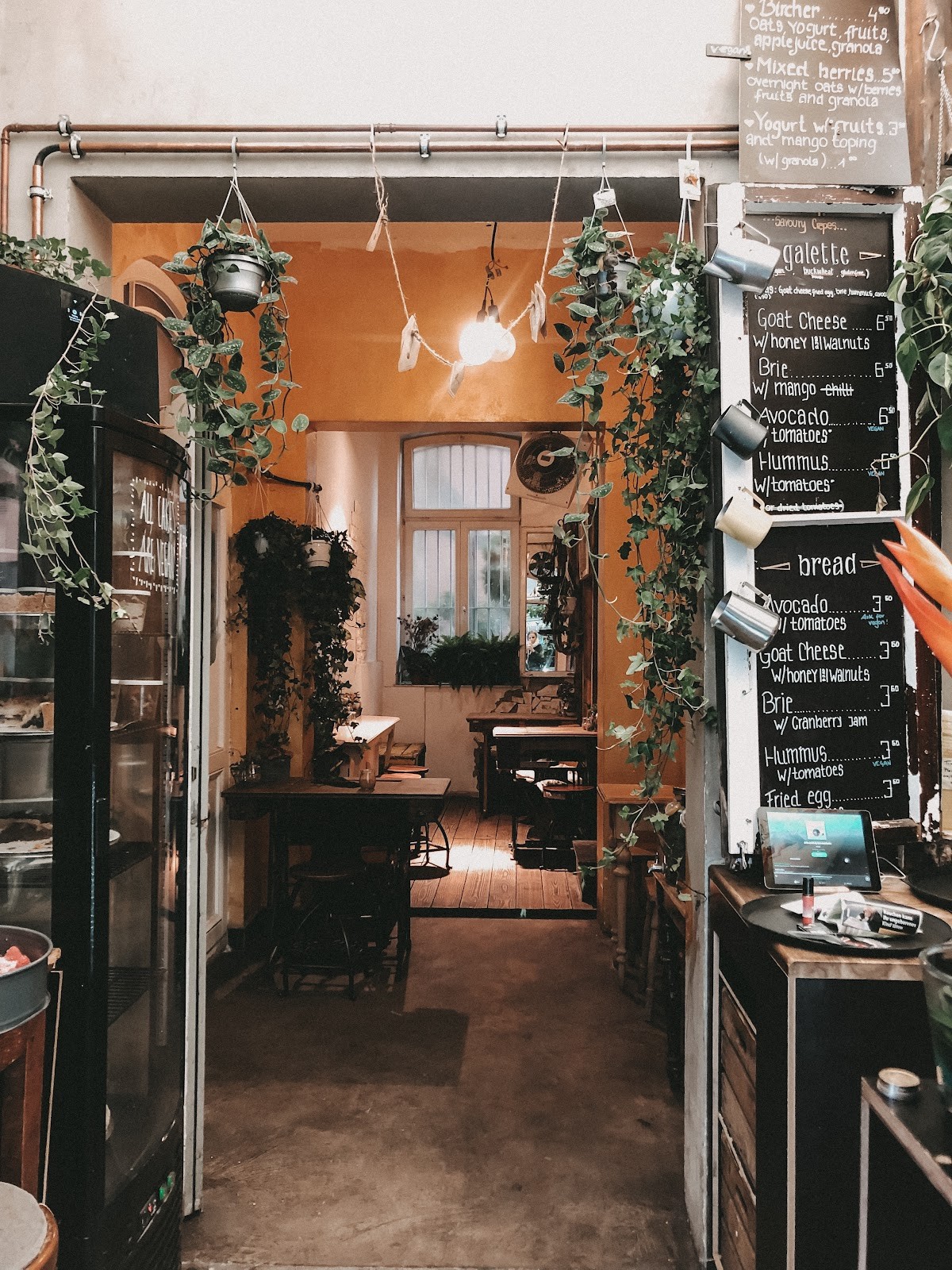 Hommage Café: the place
