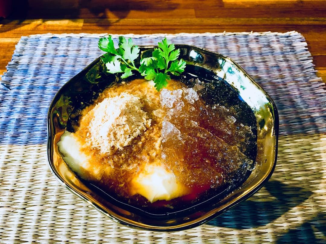 Bai-Shui Tofu Pudding: food & drinks