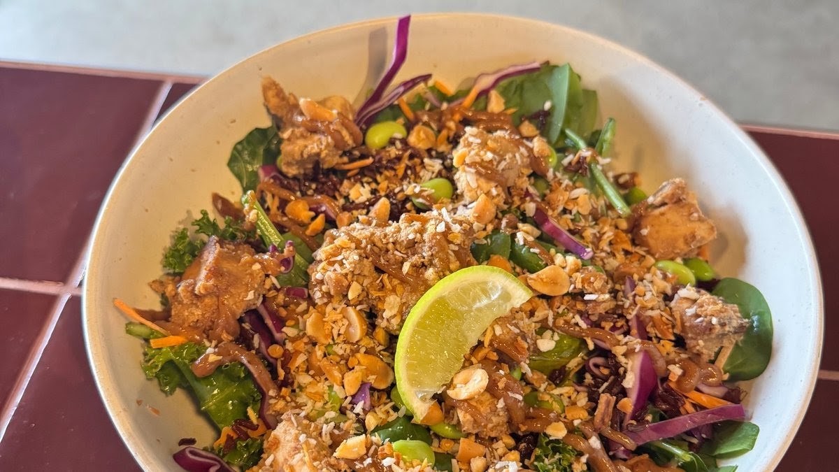 Roots Helsinki Yoga Studio & Cafe: food & drinks